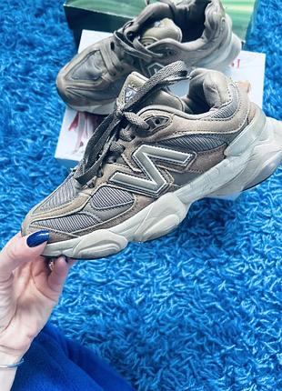 Кросівки  new balance 9060 бежево-коричневі  23,5 см