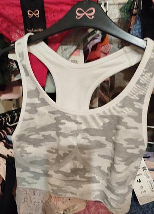 Топ жіночий marks & spencer спортивний камуфляжний в розмірі м