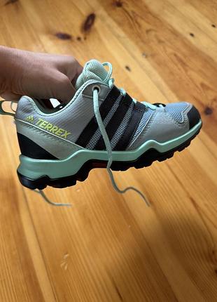 Дитячі оригінальні кросівки adidas terrex, розмір 29