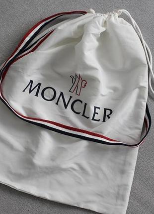 Сумка-мішок moncler білого кольору з логотипом
