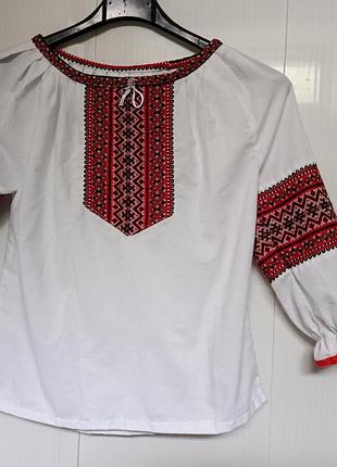 Вишиванка на дівчинку 4-6 років.