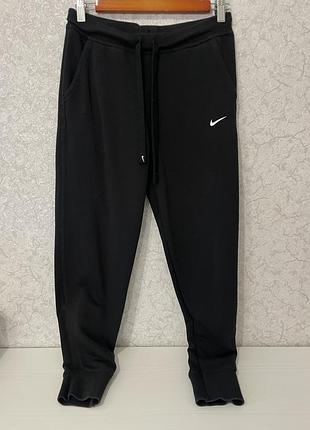 Спортивні штани жіночі nike чорні