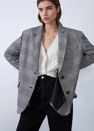 Стильний сірий в клітку піджак з плечиками zara😍 оверсайз
