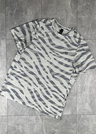 Lululemon футболка