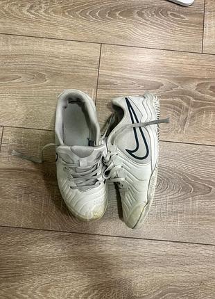 Футзалки nike tiempo білі