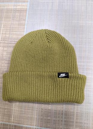 Шапка nike terra beanie, оливкова, хакі, оригінал