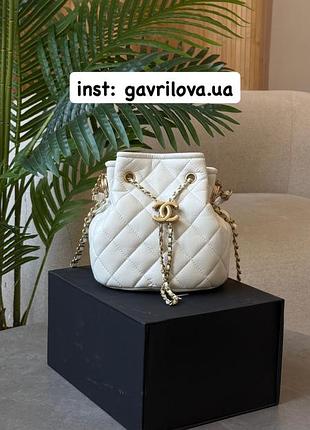 Сумочка mini button bucket crossbody bag milk/gold🤍