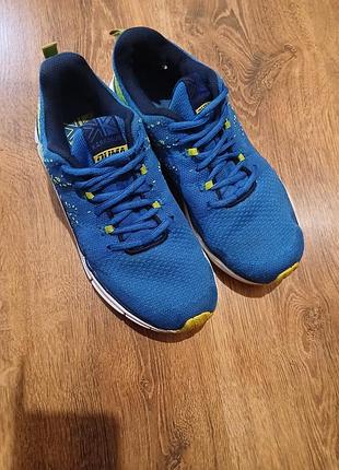 Продам чоловічі кросівки karrimor