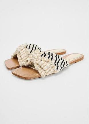 Шльопанці zara