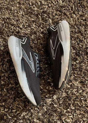 Кросівки brooks glycerin gts розмір: 42,5, 27,5 см.