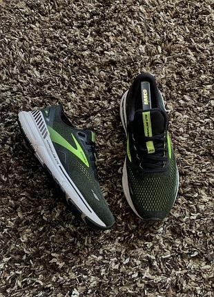 Кросівки brooks adrenaline cts розмір: 42, 26,5 см