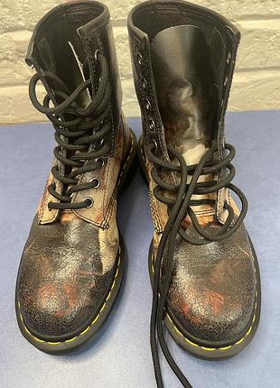 Dr. martens 1460 power, corruption & lies. 6