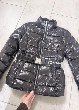 Куртка пуховик жіноча tommy holfiger лакова s