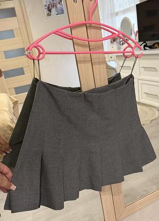 Жіноча сіра спідниця zara,