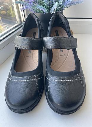 Шкіряні туфлі clarks mary jane