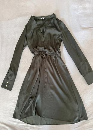 Приталена сукня кольору хакі