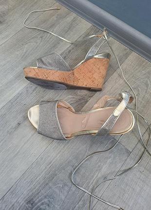 Guess босоніжки, танкетка  25 см 39