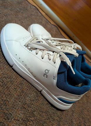 On the roger advantage кроссовки мужские, size 43(28 см стелька, на ногу 27,5 см.) состояние отличное, но необходимо профилактика "пяток", все остальн
