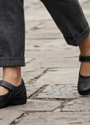 Шкіряні туфлі clarks mary jane