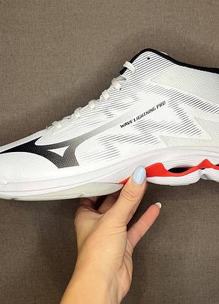 Кроссовки игровые mizuno wave lightning pro mid 44,5 р оригинал