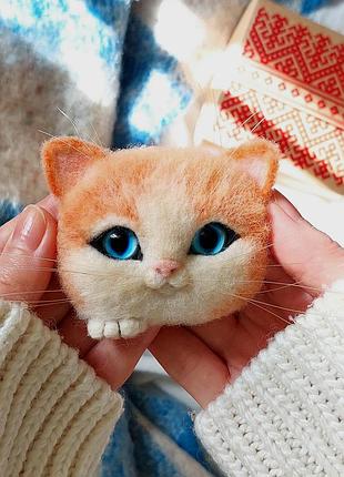 Авторская брошь котик, брошка кот, голубая киса брошка из шерсти
