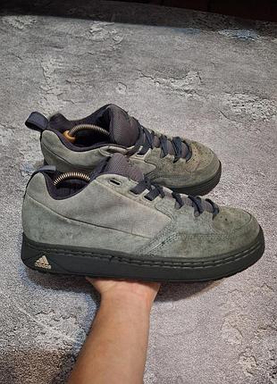 Рідкісні архівні кросівки adidas skateboarding / y2k (2002 рік)