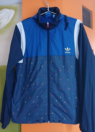 Вітровка чоловіча adidas синя з принтом