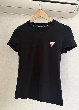 Футболка guess