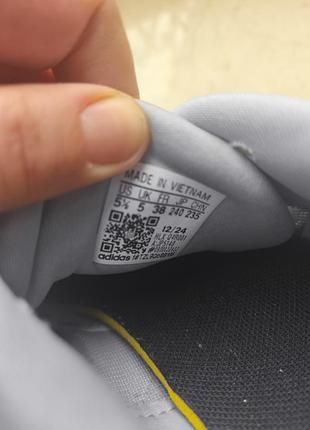 Оригінальні кросівки adidas 6