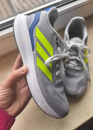 Оригинальные кроссовки adidas