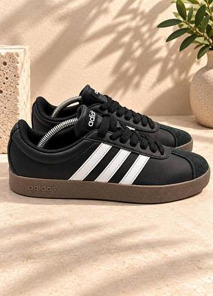 Кросівки 
adidas vl court base
