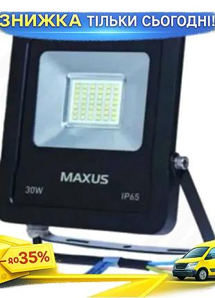 Светодиодный прожектор maxus flood 30w 2850лм ip65 для наружного освещения фасадов и бассейнов черный ku-22