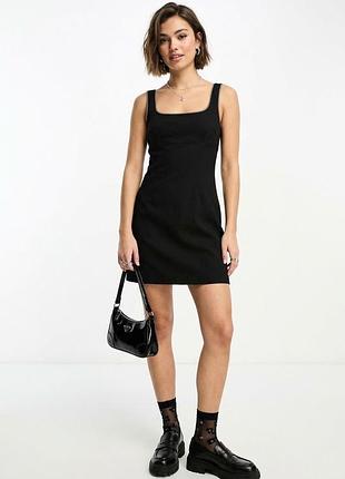 Черное мини-платье divided h&m с квадратным вырезом и декоративной отделкой, размер eur xs (uk 6)