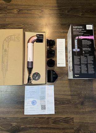 Продаю оригінальний фен dyson supersonic r