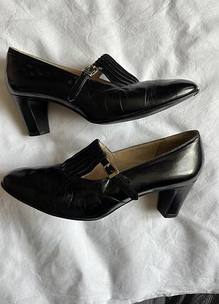 Туфли женские кожаные р.39 bally
