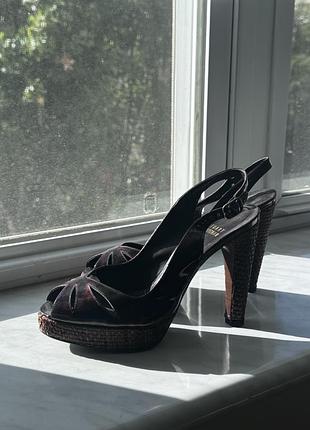 Босоніжки жіночі stuart weitzman чорні, 37 розмір