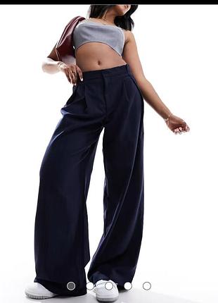 Брюки палаццо темно синие в тонкую полоску pull bear р.м-л