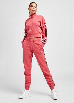 Nike sportswear essential tracksuit спортивний костюм з лампасами