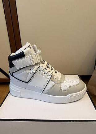Кросівки жіночі guess високі білі