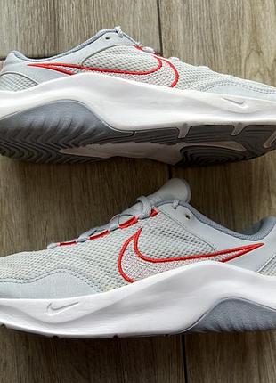 Жіночі кросівки nike legend essential 3 next nature