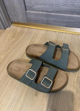 Шльопанці primark
