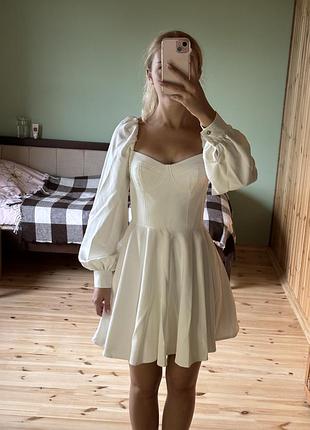 Молочна корсетна сукня 2