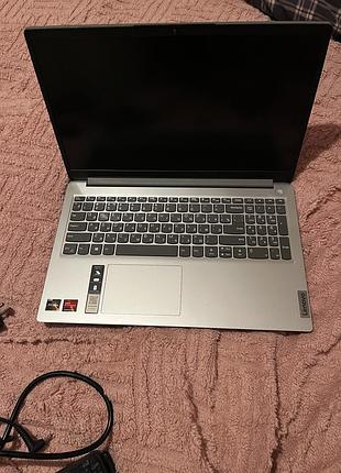 Ноутбук lenovo ideapad 1: ryzen 3 3250u, 8gb ram, 256gb ssd, win 11. батарея майже нова (знос <10%). у комплекті оригінальний зарядний пристрій.