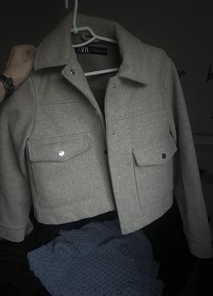 Гарнесенька куртка zara стан ідеал беж