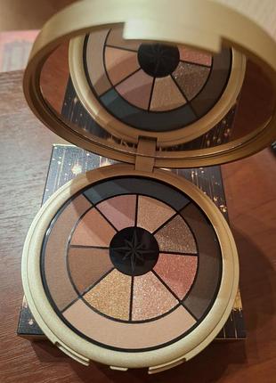 Палетка из 12 теней holiday wonderlights festive flash eyeshadow palette kiko milano 4