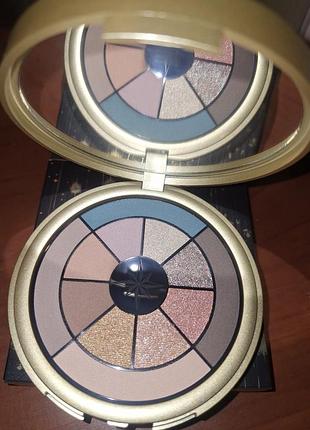 Палетка из 12 теней holiday wonderlights festive flash eyeshadow palette kiko milano 5