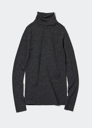 Водолазка гольф в рубчик изготовлена из невероятно мягкой 100% шерсти uniqlo