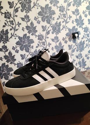 Кеди жіночі adidas чорні, розмір 38