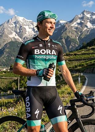 Професійна велосипедна форма німецької шосейної велокоманди bora-hansgrohe.