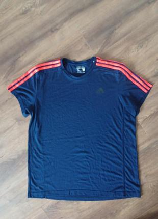 Брендовая футболка adidas.